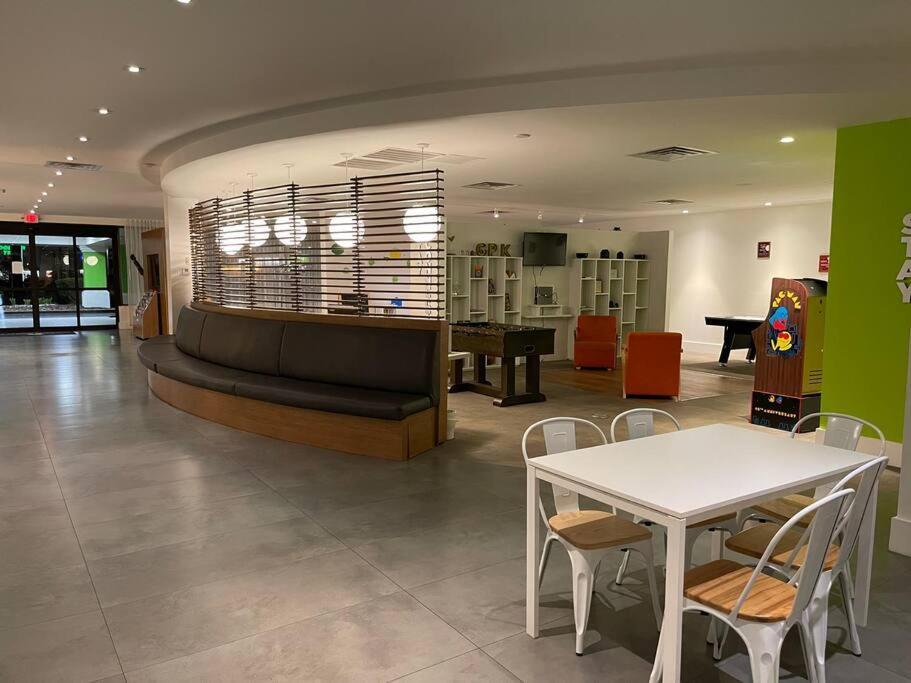 Newly Room In Cozy Hotel With Super Location To The Parks Kissimmee Eksteriør bilde